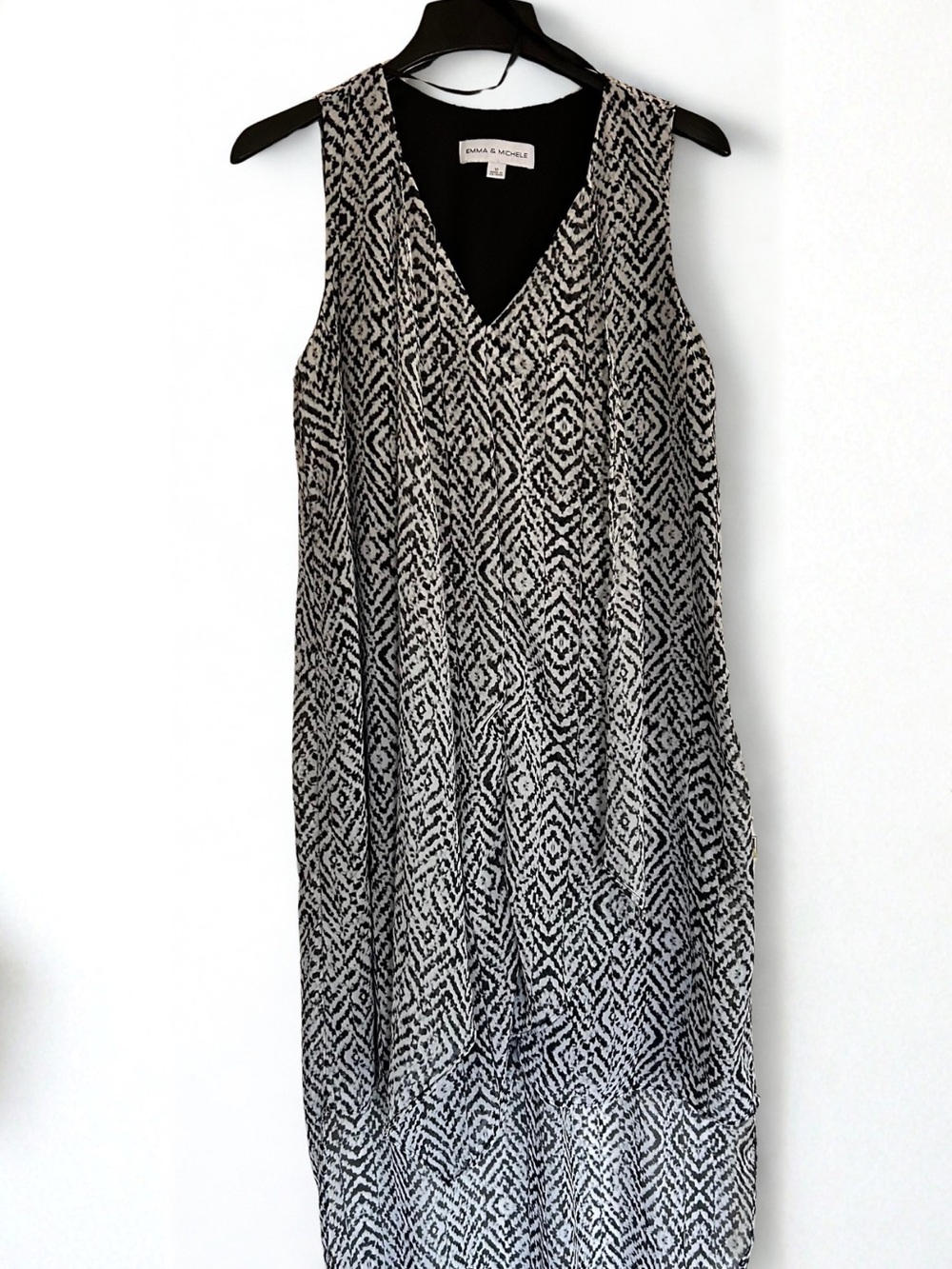 Emma & Michele Black and White Asymmetrical V-Neck Dress. Size 12